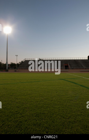 Vuoto il campo sportivo e Stadium Foto Stock