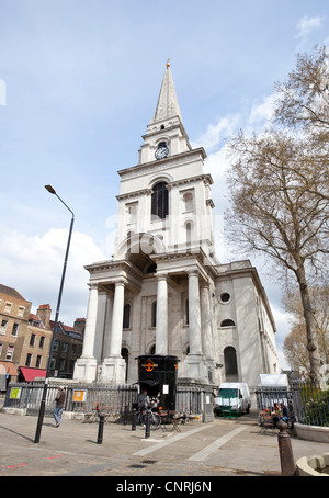 La parte anteriore della Chiesa di Cristo, Spitalfields, Commercial Street, Londra, Inghilterra, Regno Unito. Foto Stock