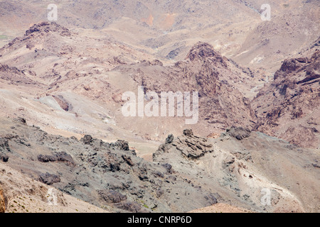 L'arido altopiano roccioso di Jebel Sirwa a 10.000 piedi nell'Anti atlante del Marocco, Africa del Nord. Foto Stock