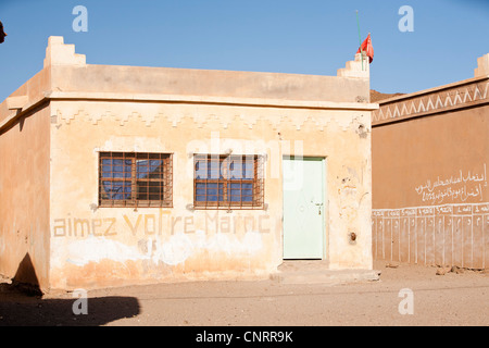 Una casa Berber nel villaggio di Tinzarine vicino a Jebel Sirwa in Anti atlante del Marocco, Africa del Nord. Foto Stock