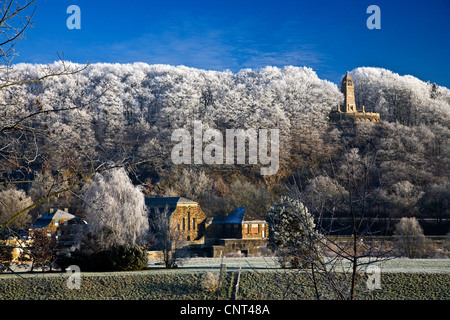 Impianto di alimentazione Hohenstein e Berger memorial in inverno, in Germania, in Renania settentrionale-Vestfalia, la zona della Ruhr, Witten Foto Stock