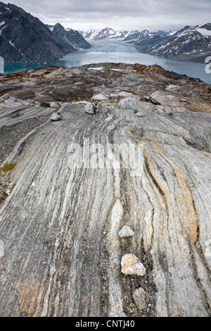 Vista del fiordo di Sermiligaq e Knud Rasmussen Glacier, all'abrasione nella roccia, Groenlandia, Ammassalik, est della Groenlandia, Sermiligaq Foto Stock