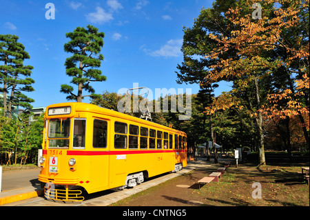 Il treno cittadino modello 7500, Edo-Tokyo Museo Architettonico all'aperto, città di Koganei, Tokyo, Giappone Foto Stock