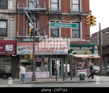 Flatbush Avenue e Cortelyou Road nel Flatbush/Ditmas Park quartiere di Brooklyn, New York. Foto Stock