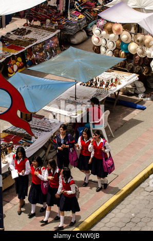 Mercato di artigianato Otavalo Ecuador Foto Stock