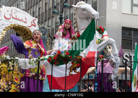 Gli americani iraniano celebrare il Persiano Nuovo Anno Nowruz con il persiano annuale parata in New York City Foto Stock