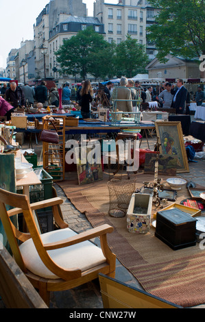 Le Marche d'Aligre all'aperto il mercato delle pulci a Parigi, Francia Foto Stock