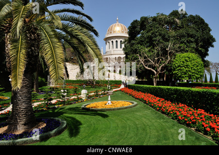 Ornato tempio Bahai santuario giardini che guardano il porto di Haifa, Israele, ex Palestina nel 2012 Foto Stock