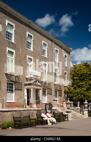 Regno Unito, Inghilterra, Devon, Torquay, Torre Abbey Regency oltre all edificio originale Foto Stock