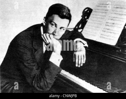 Prokofiev, Segei, 23.4.1891 - 5.3.1953, musicista russo (compositore), di mezza lunghezza, come studente del conservatorio di Pietroburgo, 1910, Foto Stock