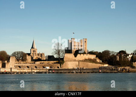 La città di Rochester kent england sul fiume medway Foto Stock