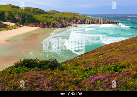 Spiaggia di sabbia in una baia vicino a Durness, Regno Unito, Scozia, Sutherland Foto Stock