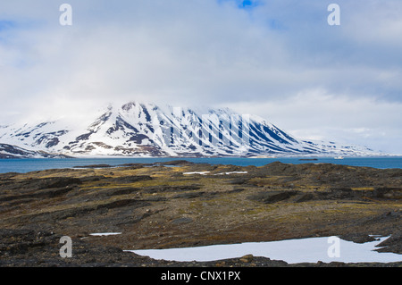 Esplorando il Lerneroyane o Lerner isole, l'arcipelago delle Svalbard, Norvegia Isole Svalbard, Lerneroyan Foto Stock