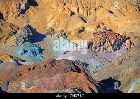 Vari colori di roccia, artista della tavolozza, Stati Uniti, California, Parco Nazionale della Valle della Morte Foto Stock