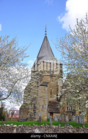 La Chiesa Parrocchiale di San Pietro e di San Paolo, Church Street, Edenbridge, Kent, England, Regno Unito Foto Stock