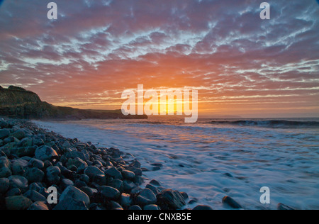 Tramonto in inverno al di sopra della Jurassic Coast di Somerset a Kilve in West Somerset Foto Stock