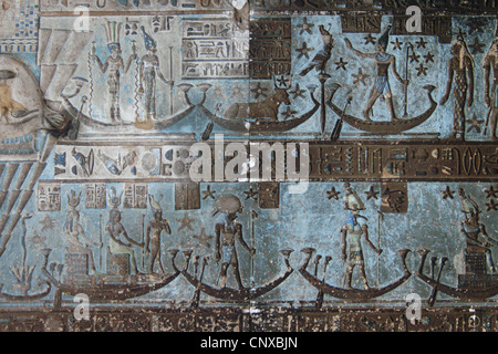 Il soffitto astronomico del tempio di Hathor a Dendera, Egitto. Foto Stock