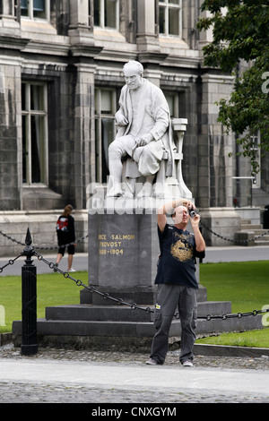 Statua di George salmone, il Trinity College di Dublino, Irlanda Foto Stock