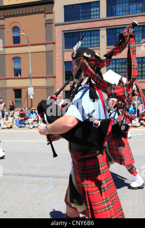 PORTLAND - 12 giugno: ROSE FESTIVAL parata annuale 2010 a Portland, Oregon. Foto Stock