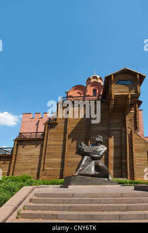 Statua di Yaroslav il Saggio al Golden Gate, Kiev, Ucraina, l'Europa. Foto Stock