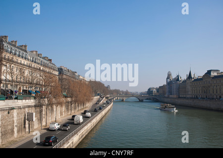 George Pompidou Expressway lungo il fiume Senna, Parigi Foto Stock