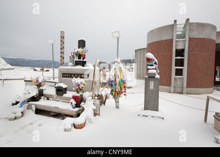 73 Bambini & dieci insegnanti hanno perso la vita a causa del maremoto che ha seguito il terremoto del 11marzo2011, a scuola Okawa, Giappone. Foto Stock