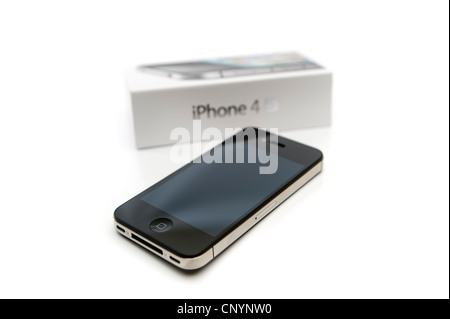 Apple iPhone 4S con retail box - messa a fuoco selettiva Foto Stock