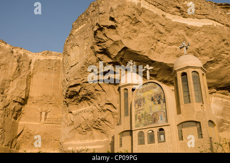 Questa chiesa copta è chiamato dopo Saint Samaan Tanner che Gesù utilizzato nel miracolo di muovere la montagna Mokkatam Cairo Foto Stock