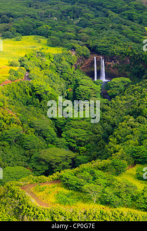 Vista in elicottero sopra le Cascate Wailua. Kauai, Hawaii Foto Stock