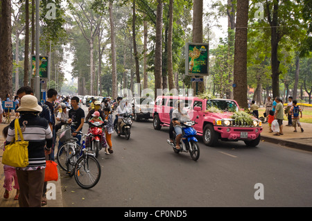 Vista orizzontale di crazy del traffico sulle strade di Ho Chi Minh City. Foto Stock