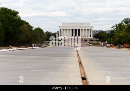 I lavori per la costruzione di un nuovo stagno riflettente da Lincoln Memorial a Washington DC Foto Stock