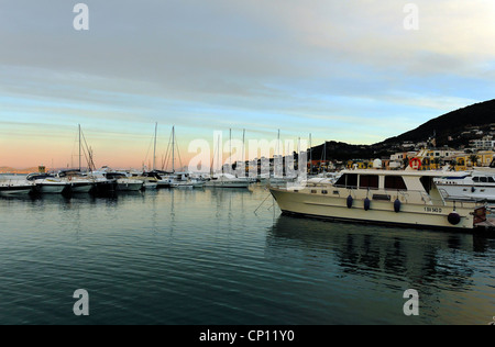 Le barche nel porto di Casamicciola, Isola d Ischia, Golfo di Napoli, campania, Italy Foto Stock