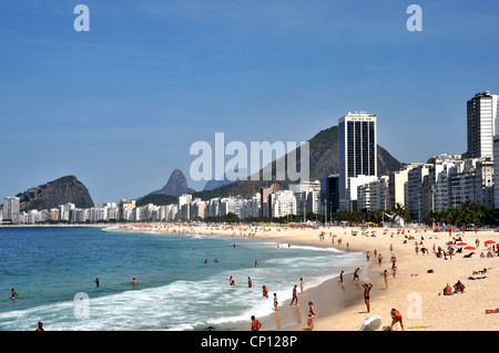 Spiaggia di Copacabana a Rio de Janeiro in Brasile Foto Stock