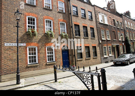 Case a schiera, Sambuco Street, Spitalfields, East End di Londra, Inghilterra, Regno Unito Foto Stock