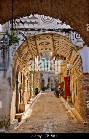 L'ingresso principale e la fortificazione del borgo medievale di Olympi, una delle più belle 'mastichochoria' Chios Island, Grecia Foto Stock