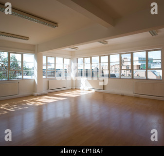 Unità vuota, Cowleaze House, Kingston upon Thames, Inghilterra, Regno Unito. Foto Stock