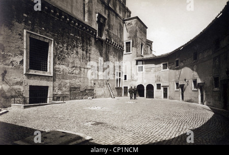 Geografia / viaggio, Italia, Roma, Vaticano, Castel Sant'Angelo, vista interna, cortile del Pozzo, cartolina fotografica, circa 1935, diritti-aggiuntivi-clearences-non disponibile Foto Stock