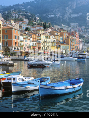 Cote d Azur, Villefranche-sur-Mer, vista sulla città e porto Foto Stock