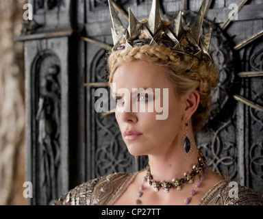 Bianco neve e la HUNTSMAN 2012 Universal film con Charlize Theron come Regina Ravenna Foto Stock