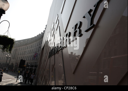Burberry nuovo shop segno Regent Street area dello shopping di Londra Foto Stock