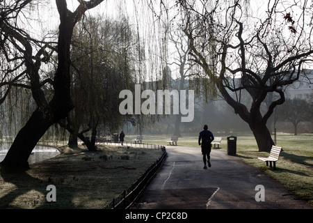 La mattina presto in London Regents Park Foto Stock