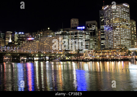 Paesaggio urbano in notturna fotografia di Cockle Bay. Darling Harbour, Sydney. Nuovo Galles del Sud Australia Foto Stock