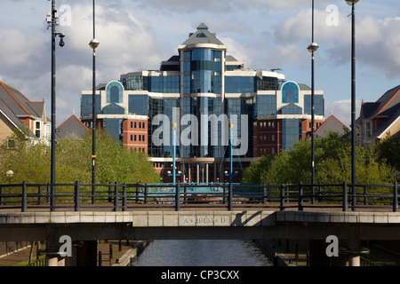 Mariner's Canal victoria building Salford Quays greater manchester Inghilterra uk gb Foto Stock