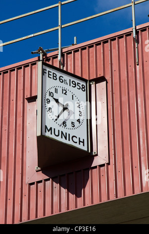 Il 1958 Monaco di Baviera disastro aereo memoriali lo stadio del Manchester United Old Trafford Inghilterra Foto Stock