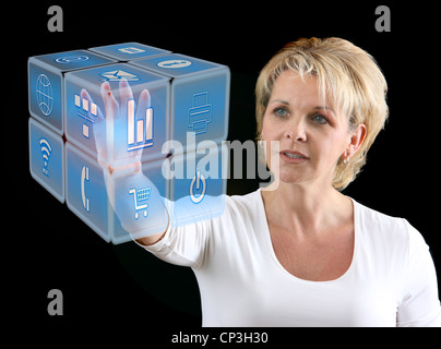 Immagine simbolica, icona, il lavoro virtuale funziona. Icone di controllo virtuale computer, comunicazioni Internet, software, programmi. Foto Stock