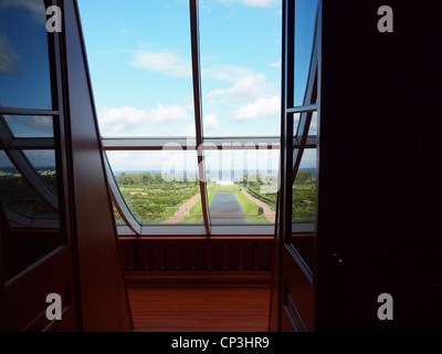 Vista dall'interno del palazzo di Costantino a Strelna, San Pietroburgo, Russia Foto Stock