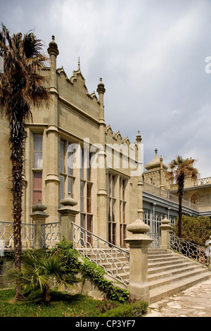 Ucraina - Crimea - Alupka, nei pressi di Yalta. Il castello Vorontsov (progetto di Edward Blore, 1828-46) Foto Stock