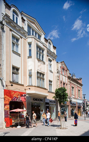 Bulgaria - Plovdiv. Edifici lungo la strada denominata dopo la morte di Alessandro I, principe di Bulgaria Foto Stock