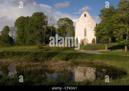 Estonia - Saaremaa County - isola di Saaremaa - Karja. La chiesa (XIII secolo) Foto Stock