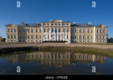 La lettonia Zemgale regione distretto di Bauskas Pilsrundale. Rundale Palace (progettata da Francesco Bartolomeo Rastrelli, 1736-68) per Foto Stock